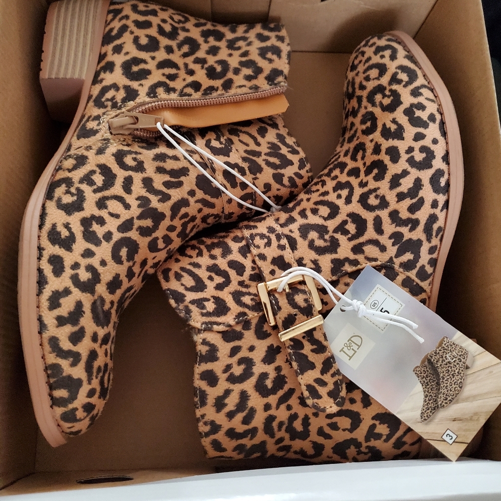 Boots animal print girls size 5